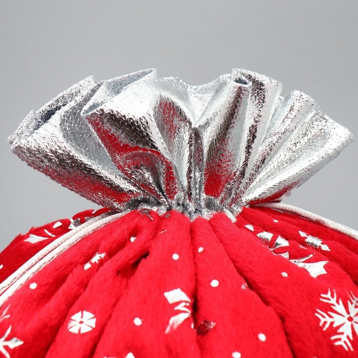 Мешочек подарочный плюш &laquo;Снег и солнце&raquo;, снежинки, тиснение, 30 х 40 см +/- 1.5 см, Новый год