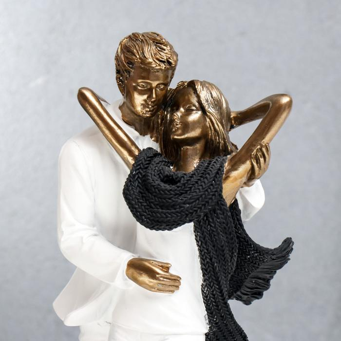 Сувенир полистоун Сувенир полистоун "Влюблённые в белой одежде, с шарфом" под бронзу 25х9х12 см