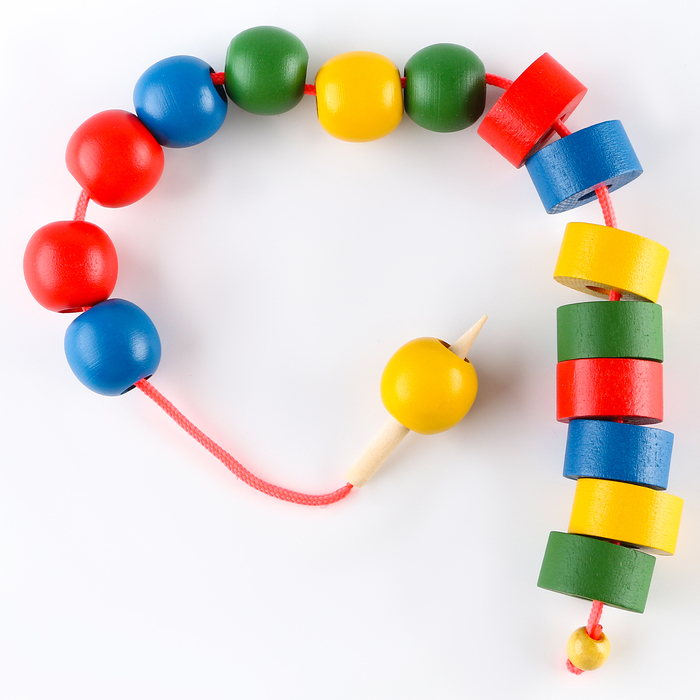 Шнуровка &laquo;Шарики и шайбочки&raquo;, бусы геометрические цветные