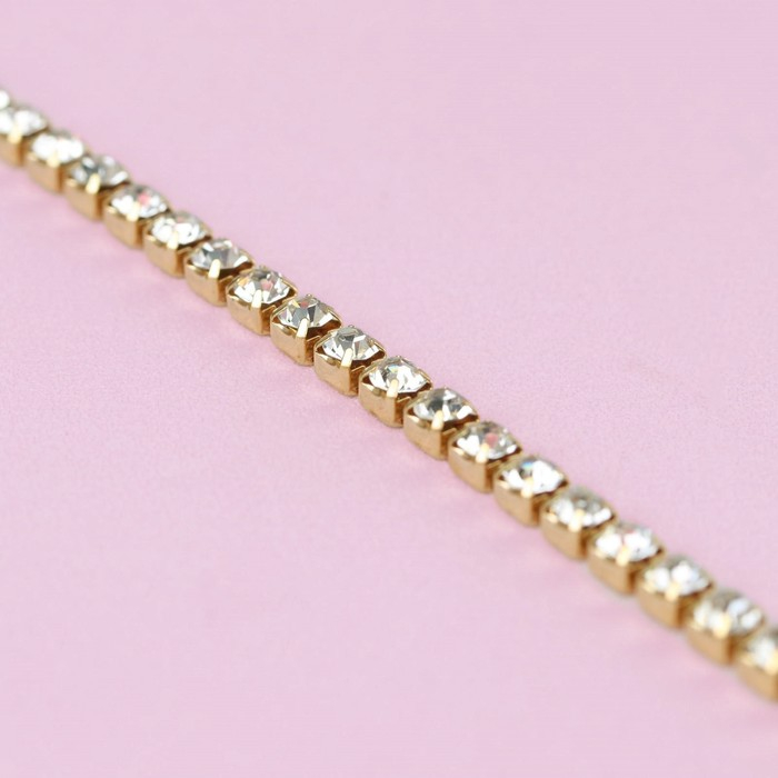 Цепь со стразами, металл, стекло, 3,5 мм, 9 &plusmn; 1 м, цвет золотой