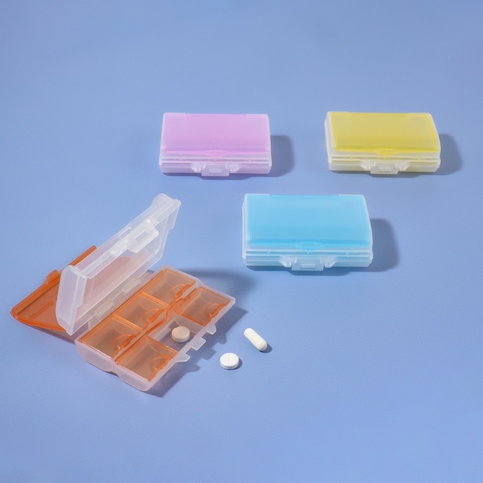 Таблетница «Комбо», 9 × 7 × 3,5 см, 7 секций, цвет МИКС Таблетница «Комбо», 9 × 7 × 3,5 см, 7 секций, цвет МИКС