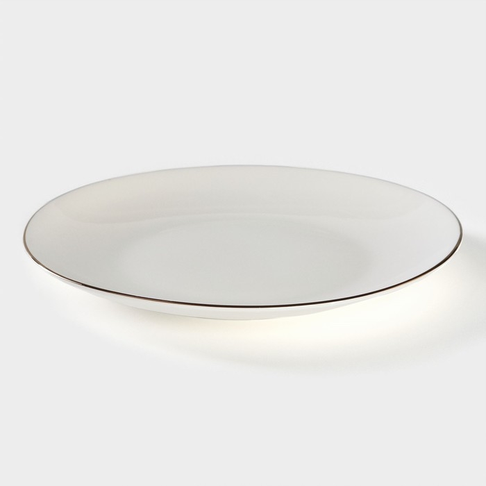 Тарелка фарфоровая десертная &laquo;Золотая линия&raquo;, d=18 см, цвет белый