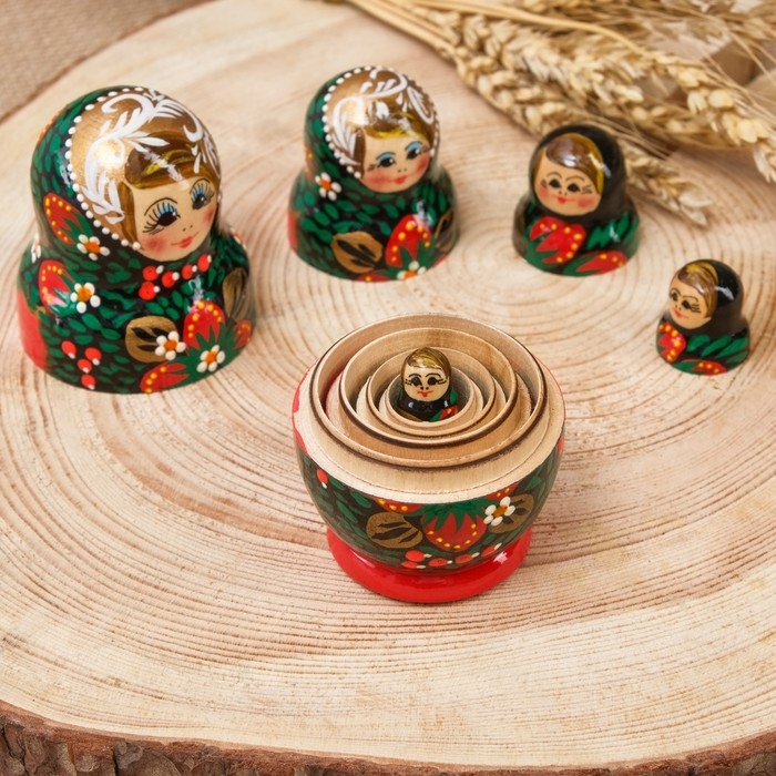 Матрёшка &laquo;Хохлома&raquo;, чёрный платок, красное платье, 5 кукольная, 10 см