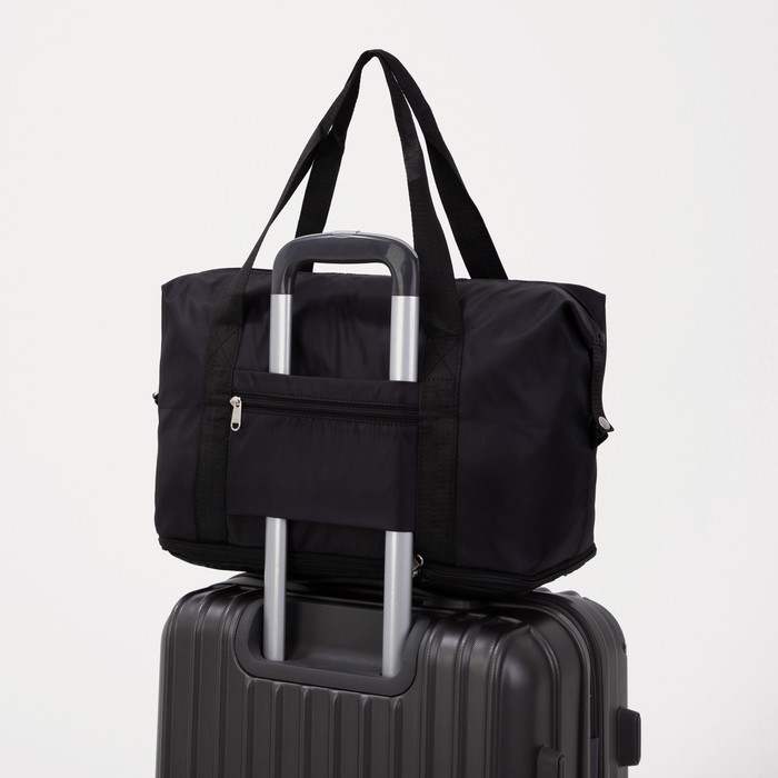 Сумка спортивная на молнии, с увеличением, наружный карман, цвет чёрный Сумка спортивная на молнии, с увеличением, наружный карман, цвет чёрный