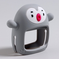 Прорезыватель зубной &laquo;Пингвинёнок&raquo;, в форме соска c ручкой, цвет серый