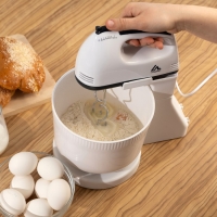 Миксер Luazon LMR-04, ручной, 180 Вт, 7 скоростей, 4 насадки, бело-чёрный Миксер Luazon LMR-04, ручной, 180 Вт, 7 скоростей, 4 насадки, бело-чёрный