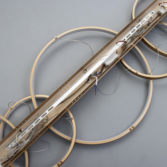 Светильник BayerLux Светильник BayerLux "Ринго" 5хLED 120Вт 4000К золото 140х50х100 см