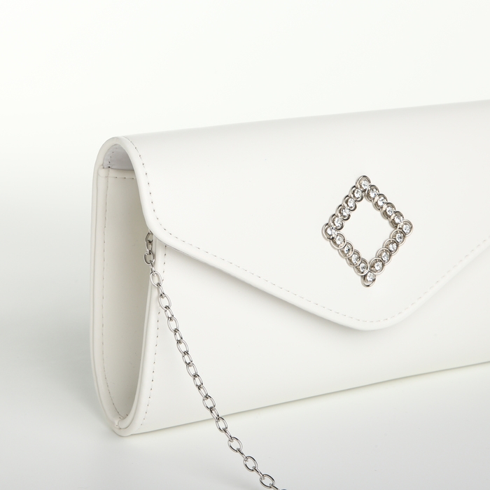 Сумка-клатч на магните, цвет белый