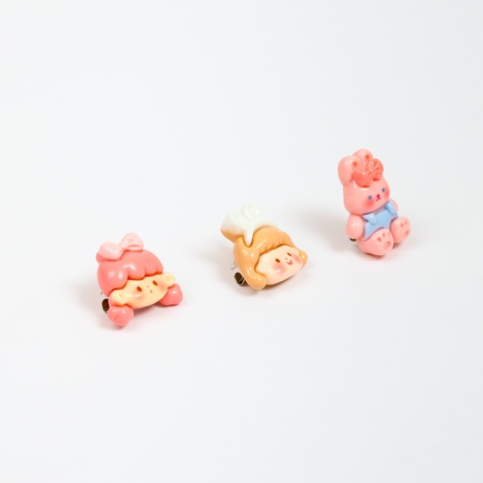 Набор пластиковых значков Набор пластиковых значков "Туси ярко всегда", 3 шт, 2,2 х 2 см