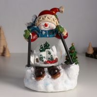 Сувенир полистоун водяной шар музыка, свет "Снеговичок на лыжах" d=10 см 15х13,5х21 см Сувенир полистоун водяной шар музыка, свет "Снеговичок на лыжах" d=10 см 15х13,5х21 см