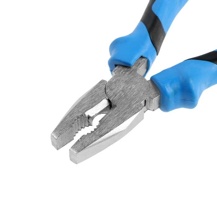 Плоскогубцы комбинированные ТУНДРА, сталь 45, никелированные, 2К рукоятки, 160 мм Плоскогубцы комбинированные ТУНДРА, сталь 45, никелированные, 2К рукоятки, 160 мм