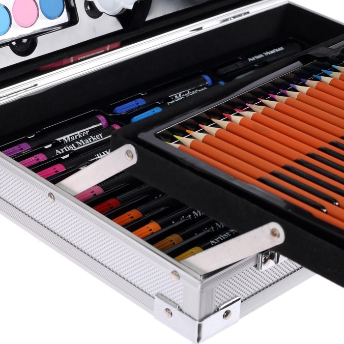 Набор для рисования, складной, в чемоданчике серебристый Набор для рисования, складной, в чемоданчике серебристый