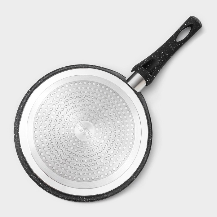 Сковорода блинная Magistro Dark, d=24 см, ручка soft-touch, антипригарное покрытие, индукция, цвет чёрный Сковорода блинная Magistro Dark, d=24 см, ручка soft-touch, антипригарное покрытие, индукция, цвет чёрный