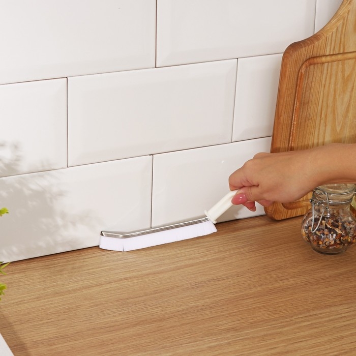 Щётка для очистки узких мест Доляна, 23&times;2 см, цвет белый