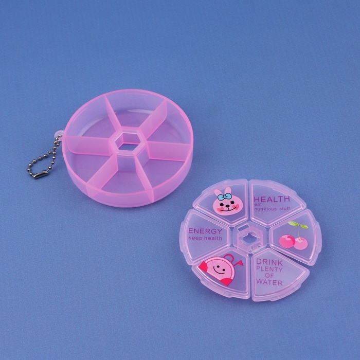 Таблетница, с цепочкой, d = 8 &times; 2 см, 6 секций, цвет розовый