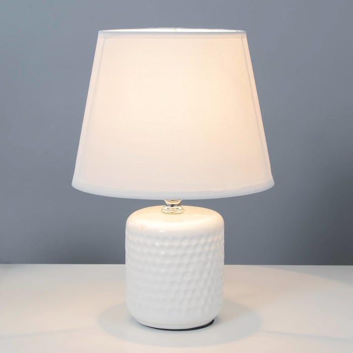 Настольная лампа "Манолия" Е14 40Вт белый 18х18х27 см RISALUX