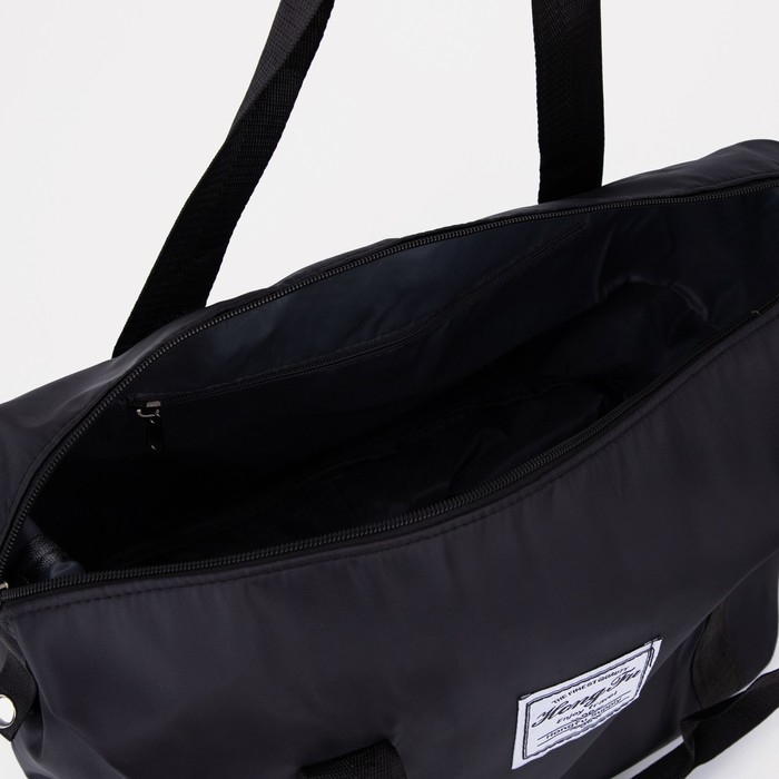 Сумка спортивная на молнии, с увеличением, наружный карман, цвет чёрный Сумка спортивная на молнии, с увеличением, наружный карман, цвет чёрный