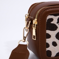 Сумка кросс-боди на молнии, цвет коричневый Сумка кросс-боди на молнии, цвет коричневый