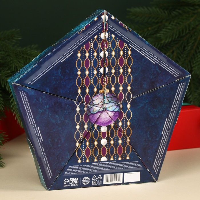 Подарочный набор &laquo;Время чудес&raquo;: чай чёрный со вкусом: ваниль и карамель 20 г., чай зелёный с жасмином 20 г., арахис шоколаде70 г., шоколадные конфеты 100 г., крем-мёд с апельсином 30 г.