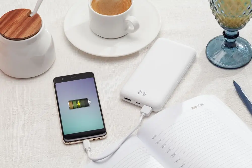 Аккумулятор Quick Charge Wireless 10000 мАч, черный Аккумулятор Quick Charge Wireless 10000 мАч, черный