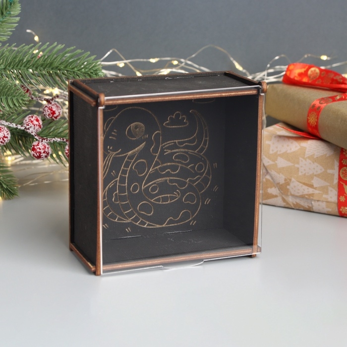 Новогодняя шкатулка Новогодняя шкатулка "Змейка с облаками" 6х12х12 см