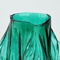Ваза для цветов &laquo;Изумруд&raquo; из зеленого стекла 32&times;10,5&times;10,5 см