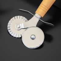 Нож для пиццы и теста двойной Доляна «Классик», 16 см, цвет бежевый Нож для пиццы и теста двойной Доляна «Классик», 16 см, цвет бежевый