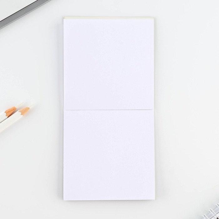 Подарочный набор на выпускной &laquo;Выпускник начальной школы&raquo; блокнот 9см х 9см 60 л., восковые мелки 4 шт.