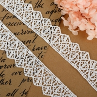 Кружево гипюровое, 30 мм &times; 9 &plusmn; 0,5 м, цвет белый