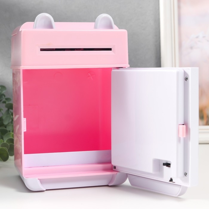 Копилка пластик д/монет и купюр Копилка пластик д/монет и купюр "Сейф с ушками" кодовый замок, звук 3АА МИКС 20х12,2х13 см