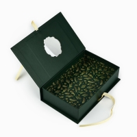 Коробка‒книга &laquo;Новогодний венок&raquo;, 20 х 12.5 х 5 см, Новый год