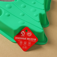 Форма для выпечки Доляна «Ёлочка с гирляндой», силикон, 27×25 см, цвет зелёный Форма для выпечки Доляна «Ёлочка с гирляндой», силикон, 27×25 см, цвет зелёный
