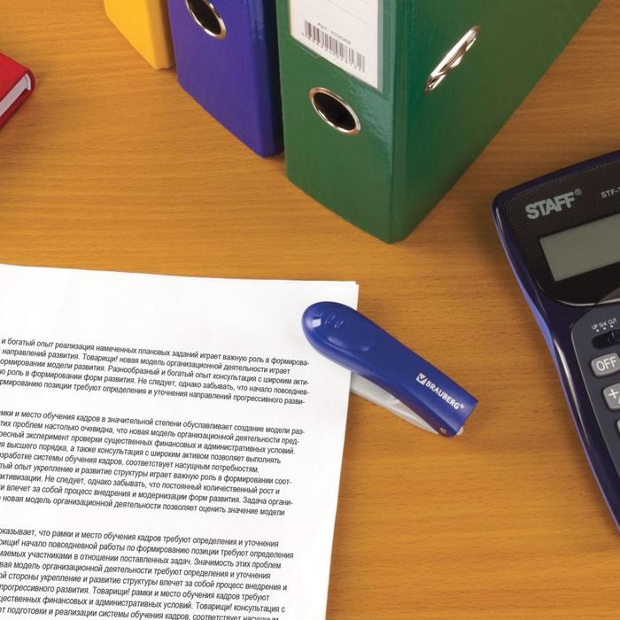 Степлер № 10 до 12 листов, BRAUBERG Einkommen, пластиковый корпус, встроенный антиСтеплер, синий Степлер № 10 до 12 листов, BRAUBERG Einkommen, пластиковый корпус, встроенный антиСтеплер, синий