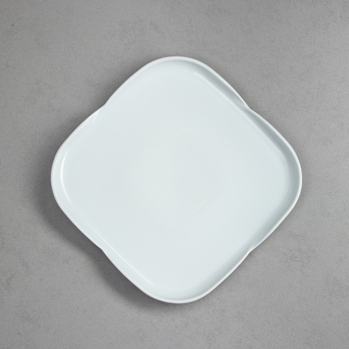 Блюдо &laquo;Голбарг&raquo;, фарфор, Иран