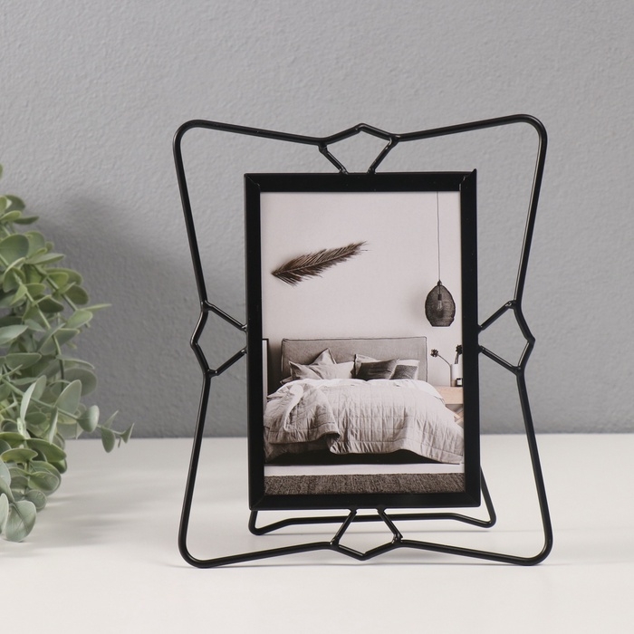 Фоторамка металл на 1 фото 10х15 см Фоторамка металл на 1 фото 10х15 см "Необычная геометрия" черный 16,7х20,5 см