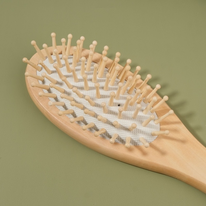 Расчёска массажная, 6 &times; 22 см, цвет &laquo;светлое дерево&raquo;