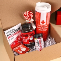 Гифтбокс &laquo;Новогодняя помощь&raquo;: термостакан, чай чёрный с фруктами, леденец со вкусом клубники, драже, молочный шоколад, 4 шт.