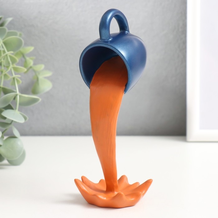 Сувенир полистоун "Синяя чашка жидкое золото - брызги" 15х5,5х8 см