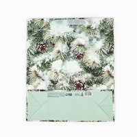 Пакет подарочный новогодний ламинированный &laquo;Зимняя ель&raquo;, M 26 х 30 х 9 см , Новый год