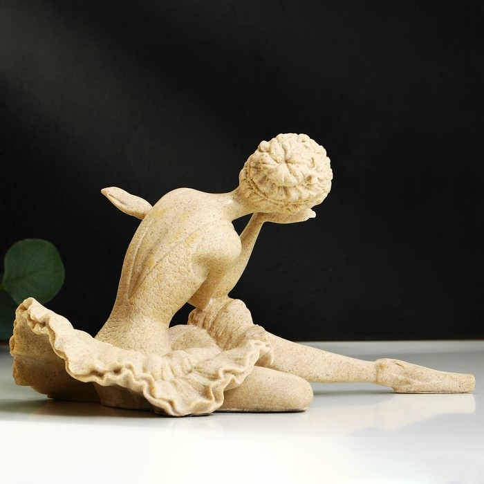 Статуэтка полистоун &laquo;Балерина&raquo; белый 33 х 18 х 18 см