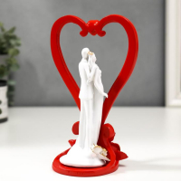 Сувенир полистоун "Молодожёны в сердце" 19х12х9,5 см Сувенир полистоун "Молодожёны в сердце" 19х12х9,5 см