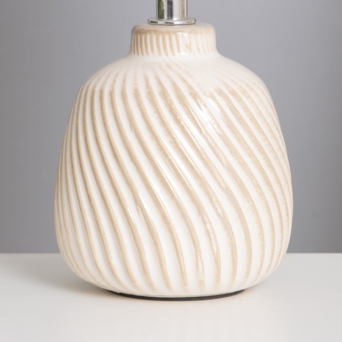 Лампа настольная Лампа настольная "Кения" 1х40Вт Е14 бежевый 13х13х25см