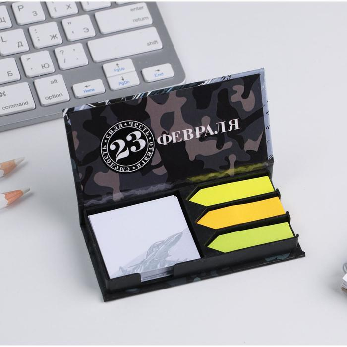 Бумажный блок в пластиковом футляре «С 23 февраля», 100 листов + 3 стикера Бумажный блок в пластиковом футляре «С 23 февраля», 100 листов + 3 стикера