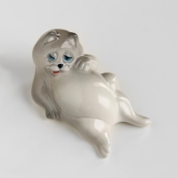 Сувенир "Кот ленивый" 4х4х7 см ,фарфор цвет МИКС