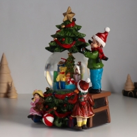 Сувенир полистоун водяной шар музыка, свет "Мальчик наряжает ёлку" d=10 см 18х16х23 см Сувенир полистоун водяной шар музыка, свет "Мальчик наряжает ёлку" d=10 см 18х16х23 см