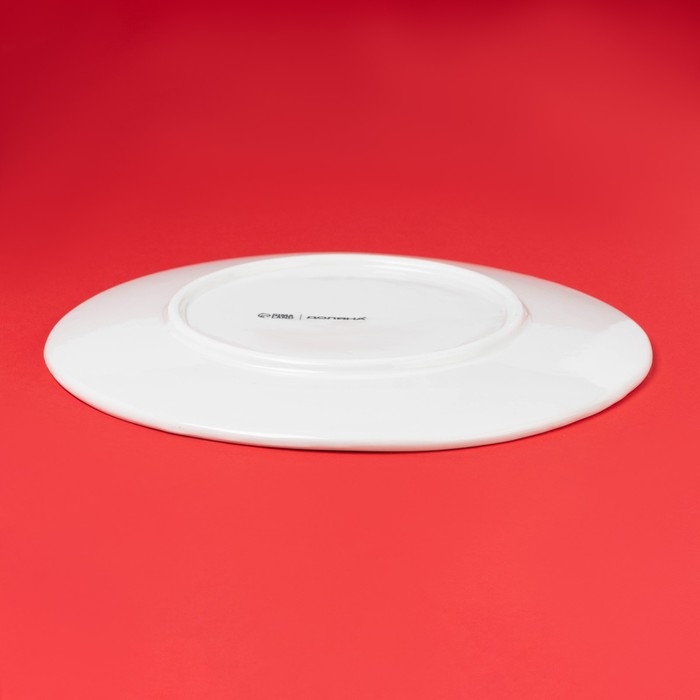 Тарелка новогодняя Доляна Sweet Treats, d=22,5 см, керамика, цвет белый