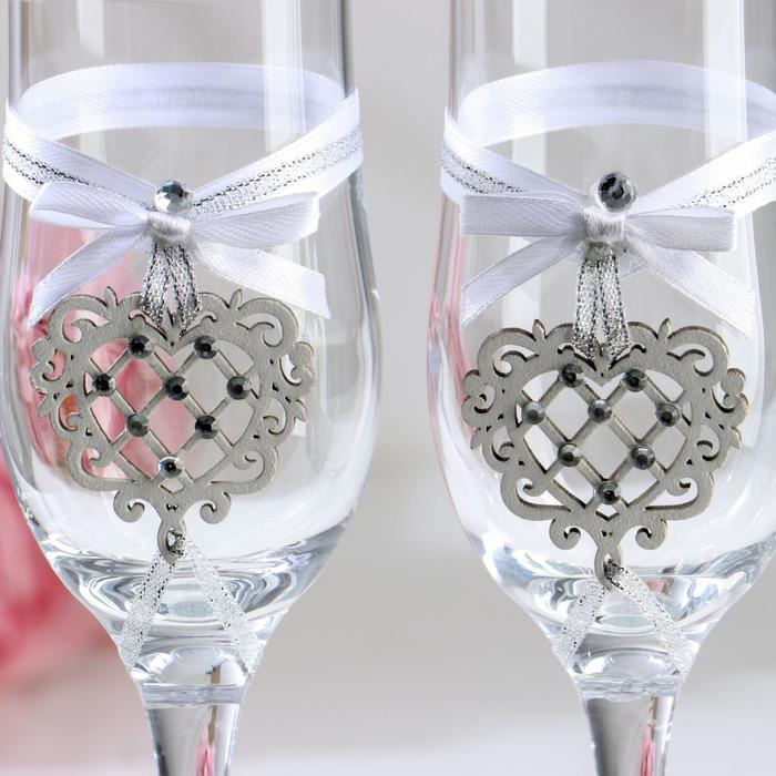 Набор свадебных бокалов Набор свадебных бокалов "Ажурные", ручной работы, Белый-белый, 6х6х20,5 см, 2 шт.