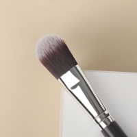 Кисть для макияжа &laquo;Brush GRAPHITE&raquo;, 17 (&plusmn; 1) см, цвет тёмно-серый/серебристый
