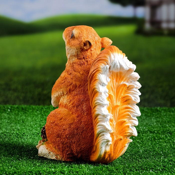 Садовая фигура Садовая фигура "Белка стоящая с шишками" 25х20х14см