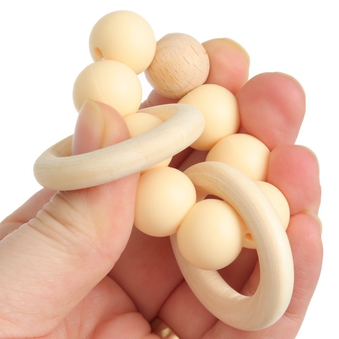 Прорезыватель силиконовый с деревянным кольцом, цвет бежевый, Mum&Baby Прорезыватель силиконовый с деревянным кольцом, цвет бежевый, Mum&Baby